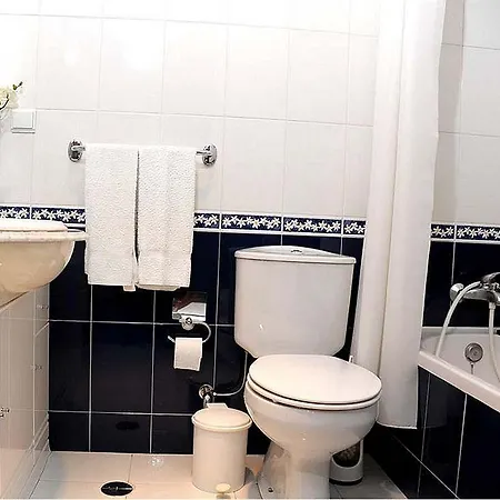 Hotel Ninho Do Falcao 2*