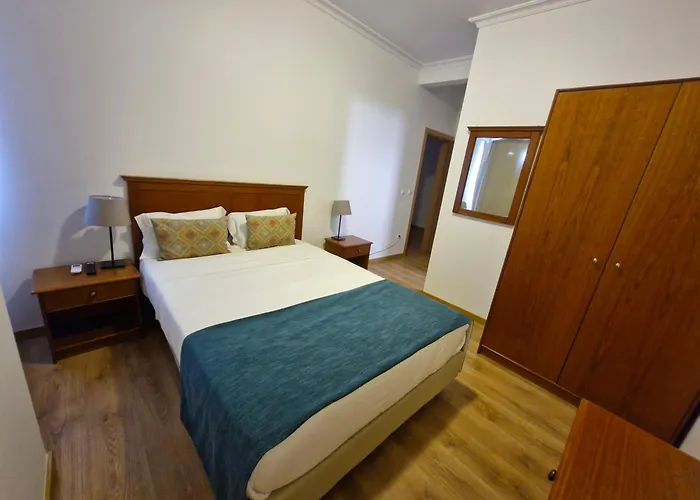 Ninho Do Falcao Cabecas