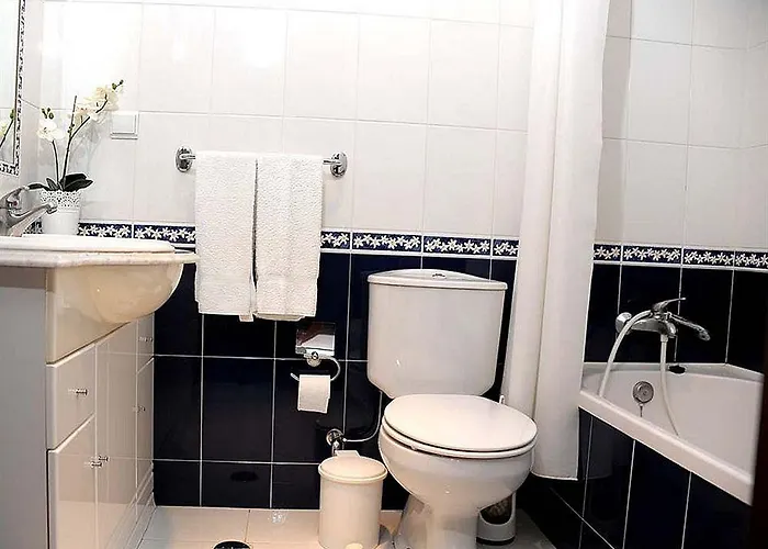 Hotel Ninho Do Falcao 2*